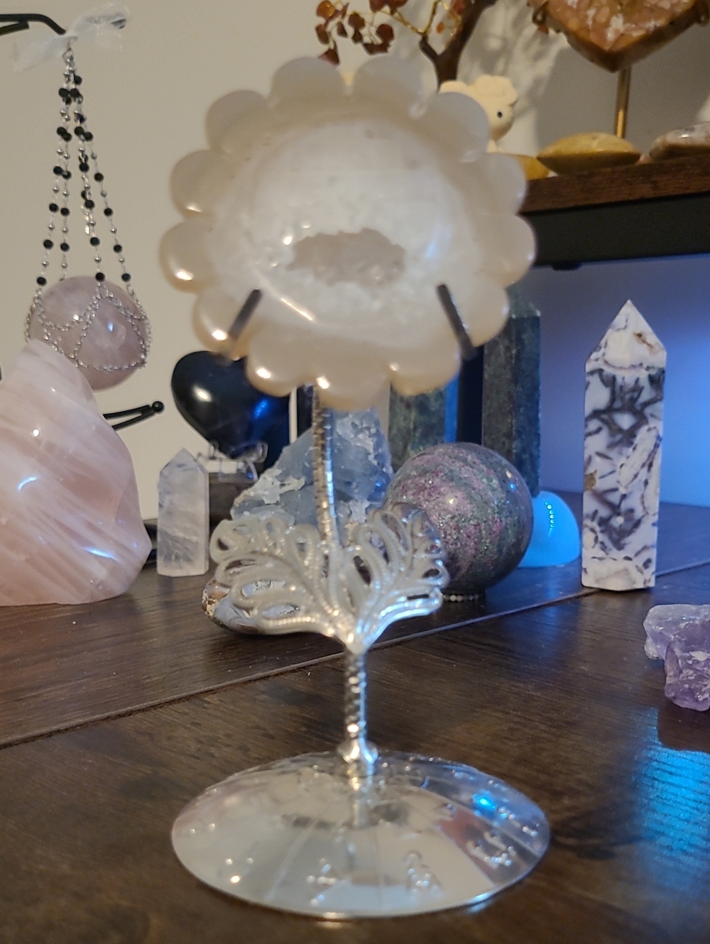 Druzy Agate Flower On Stand